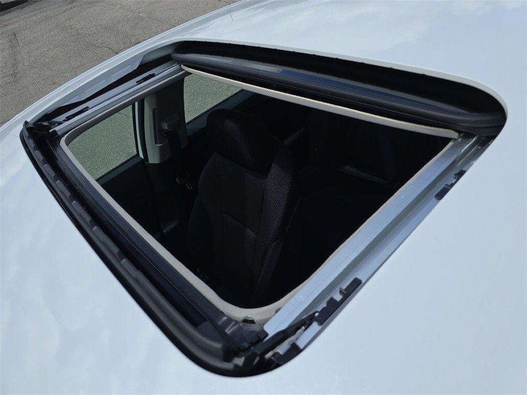 New 2025 Honda Accord SE image 3