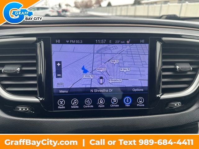 Used 2017 Chrysler Pacifica Touring-L w/ Tire & Wheel Group image 18