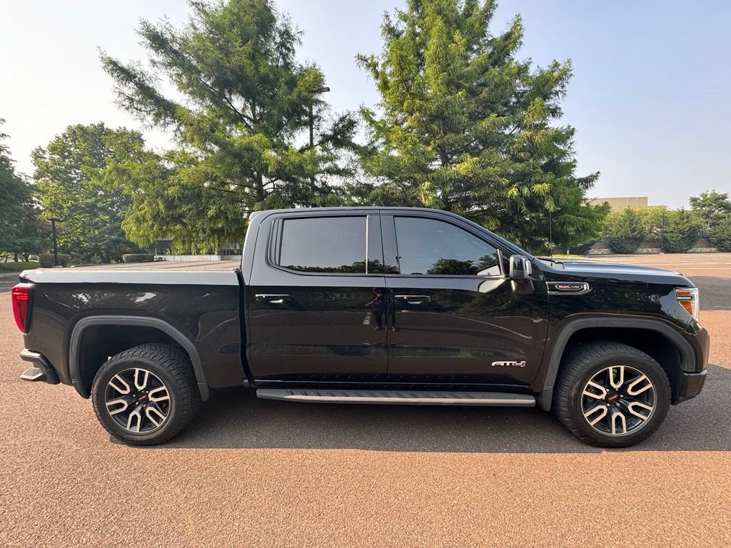 Used 2022 GMC Sierra 1500 AT4 w/ AT4 Preferred Package AWD/4WD image 2
