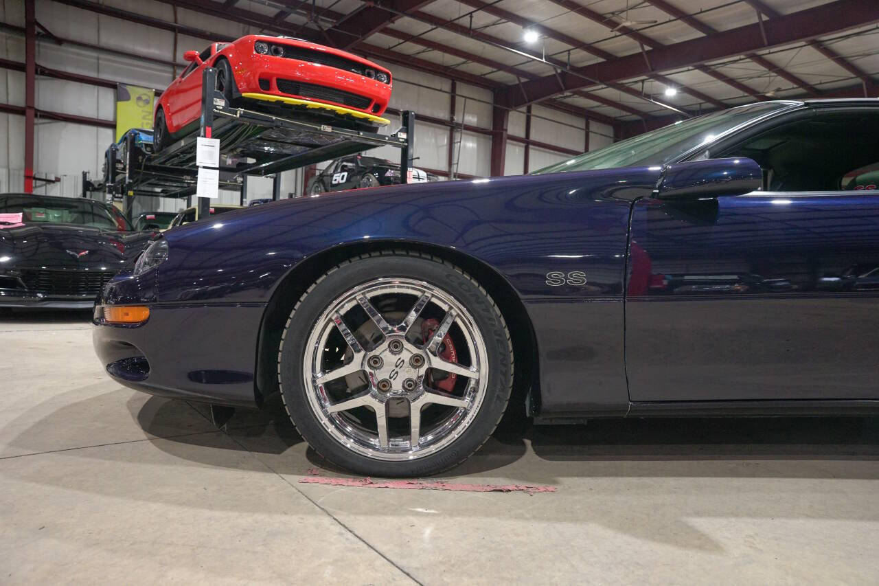 Used 2001 Chevrolet Camaro Z28 w/ SS Performance/Appearance Pkg RWD image 3