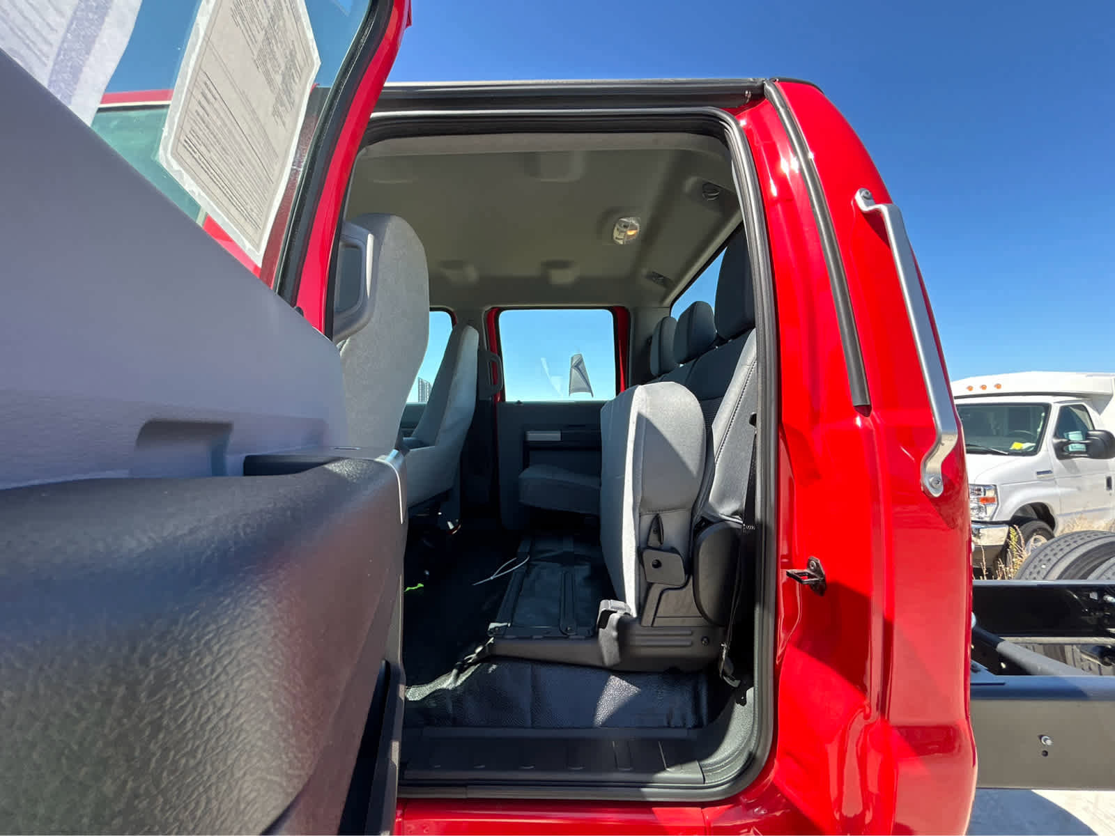 Used 2026 Ford F750 2WD Crew Cab Super Duty image 5