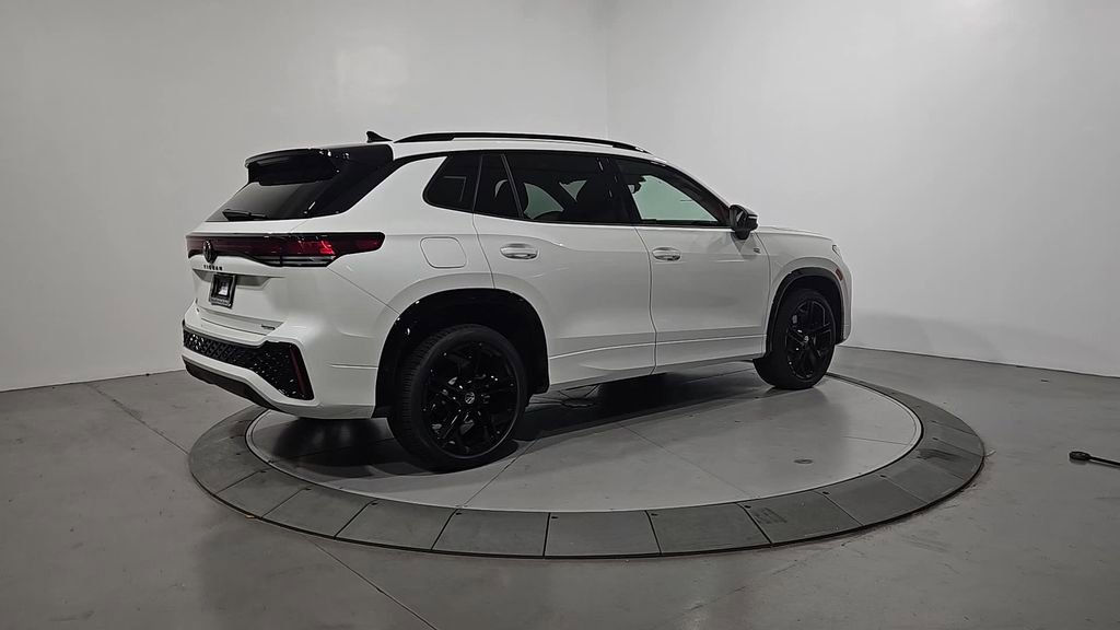 New 2026 Volkswagen Tiguan SE R-Line image 5