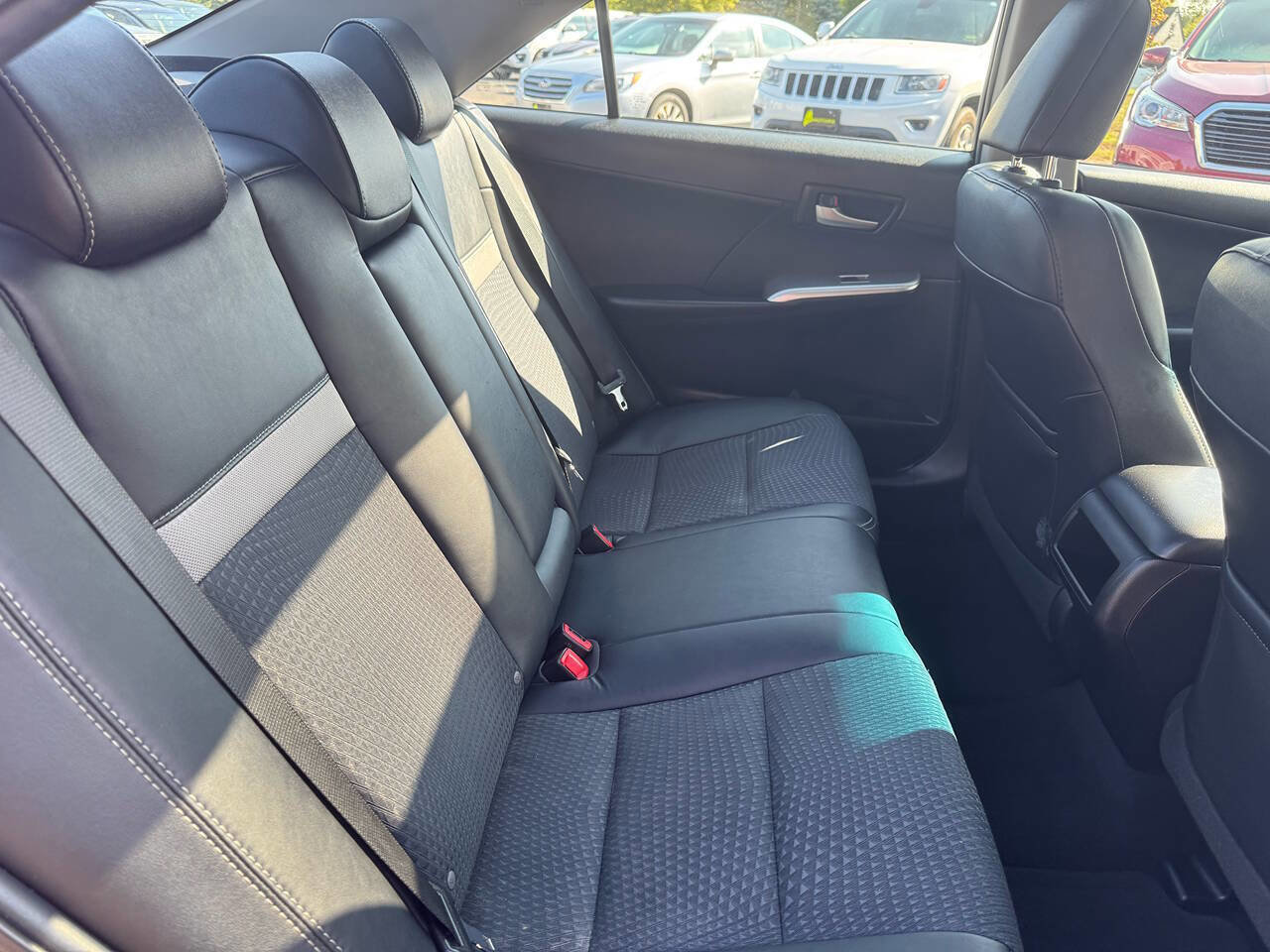 Used 2014 Toyota Camry SE image 22