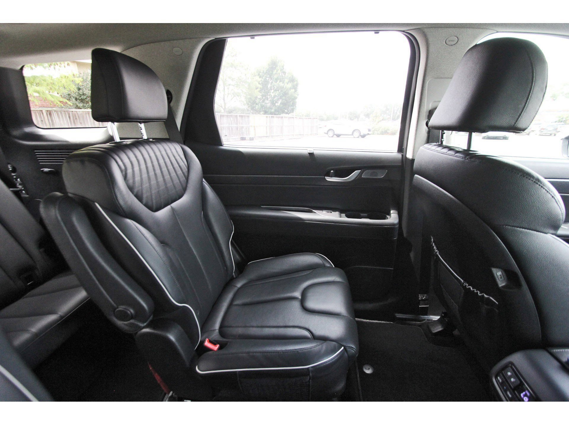 Used 2023 Hyundai Palisade Limited FWD image 13