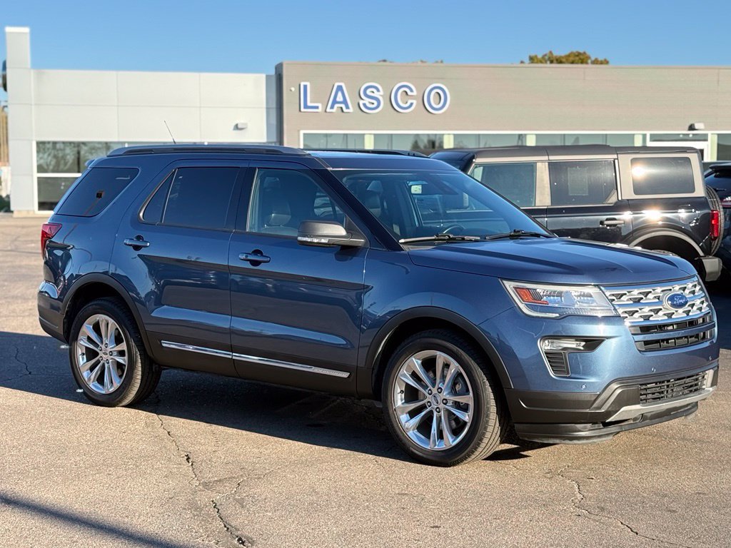Used 2019 Ford Explorer XLT w/ Equipment Group 202A AWD/4WD image 33