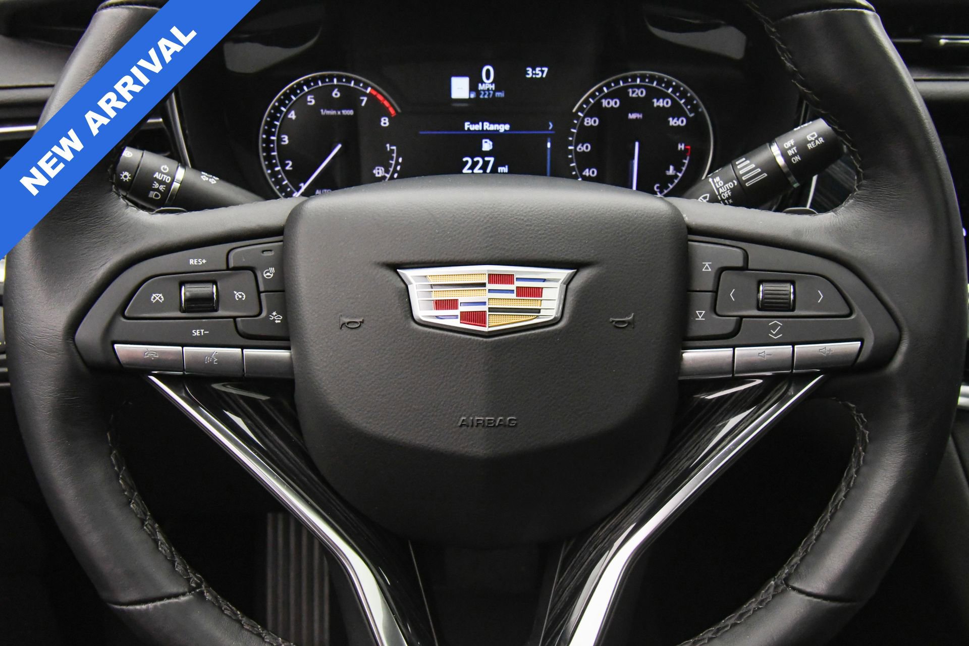 Used 2025 Cadillac XT6 Premium Luxury image 39