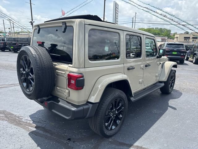 Used 2022 Jeep Wrangler Unlimited Sahara w/ Cold Weather Group image 5