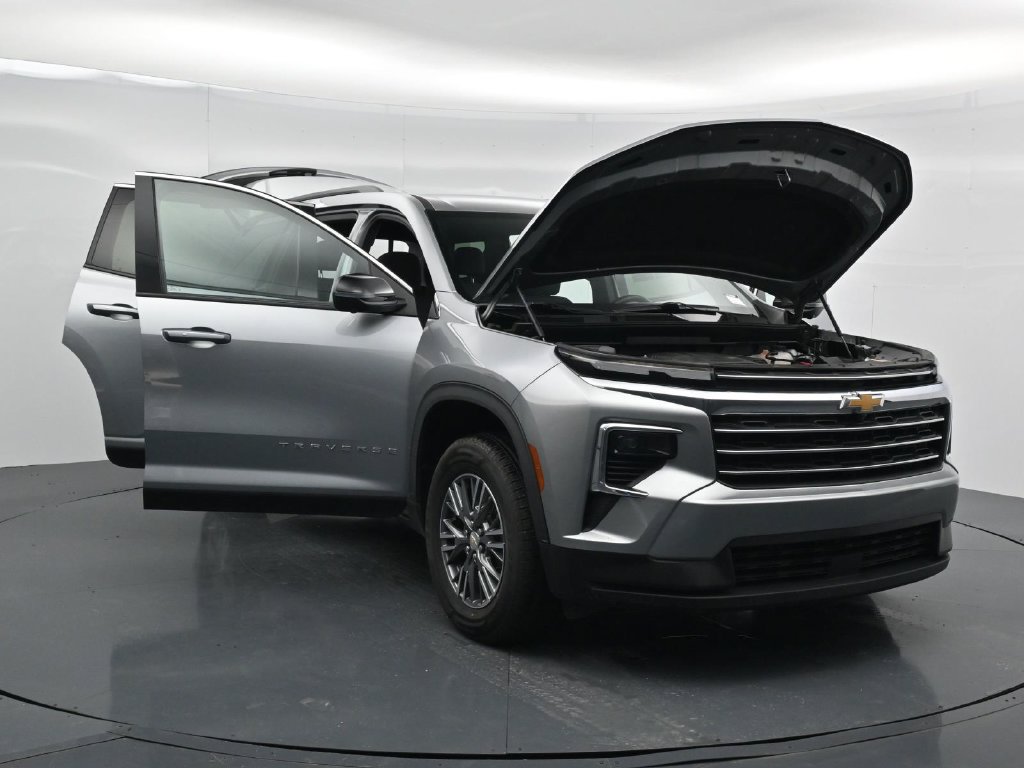 Used 2024 Chevrolet Traverse LT FWD image 44