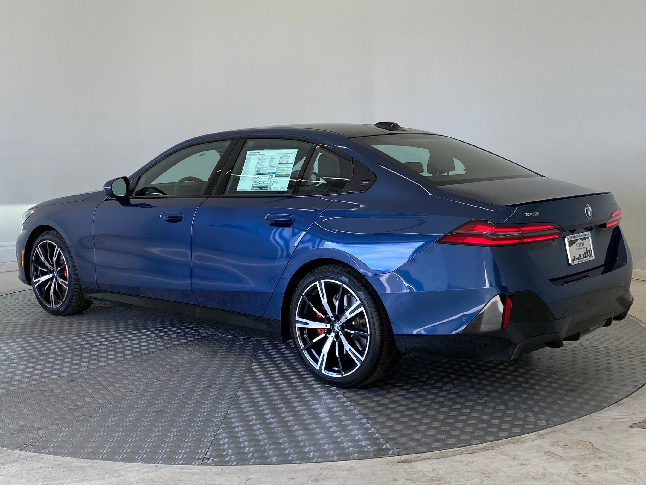 New 2026 BMW 540i xDrive w/ Executive Package image 3