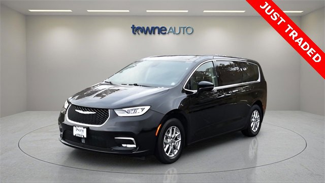 Used 2024 Chrysler Pacifica Touring-L