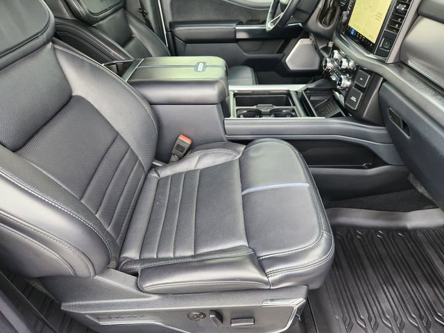 Used 2025 Ford F250 Platinum w/ FX4 Off-Road Package image 11