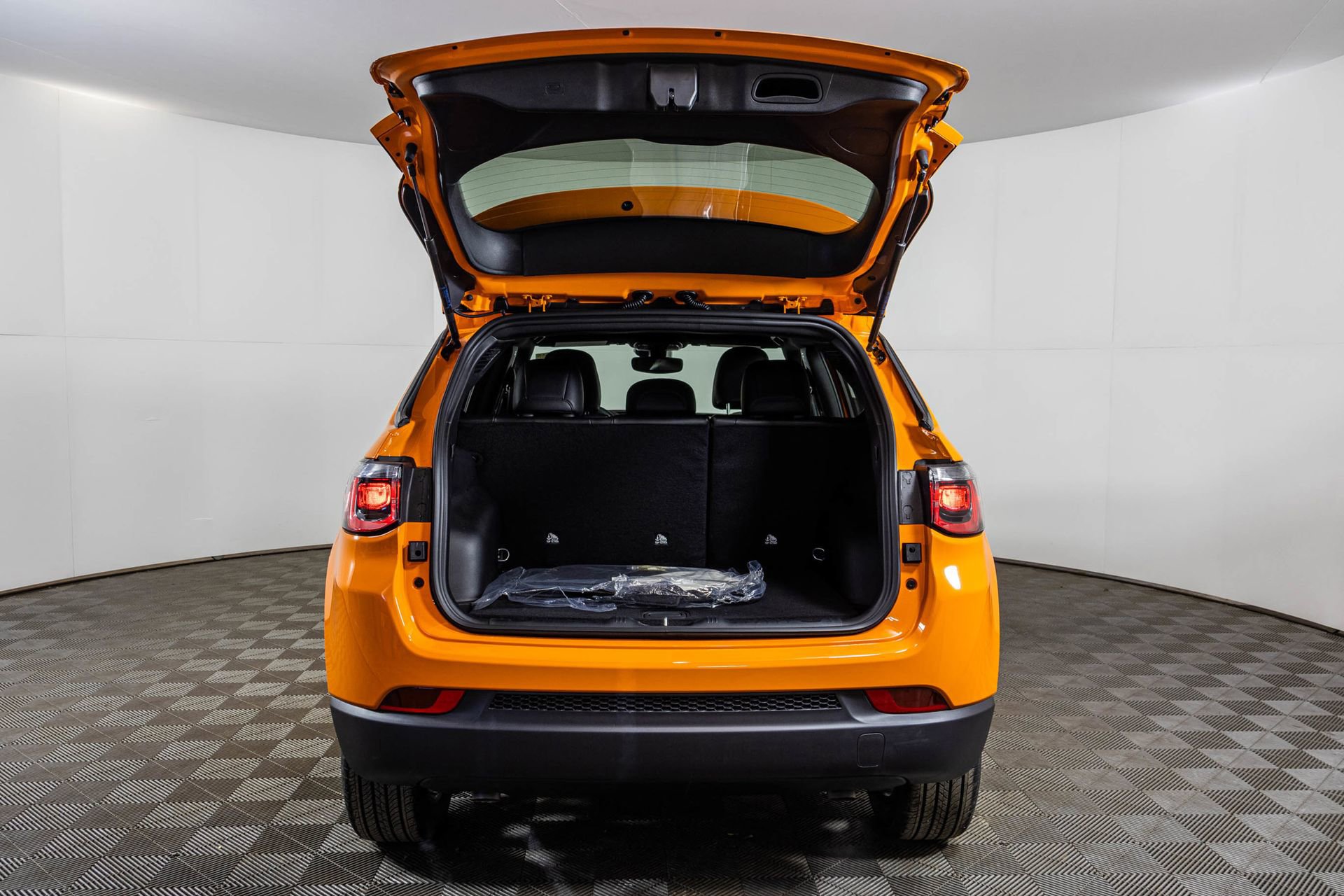 New 2026 Jeep Compass Latitude image 36