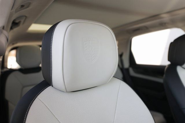New 2025 Porsche Cayenne Turbo image 30