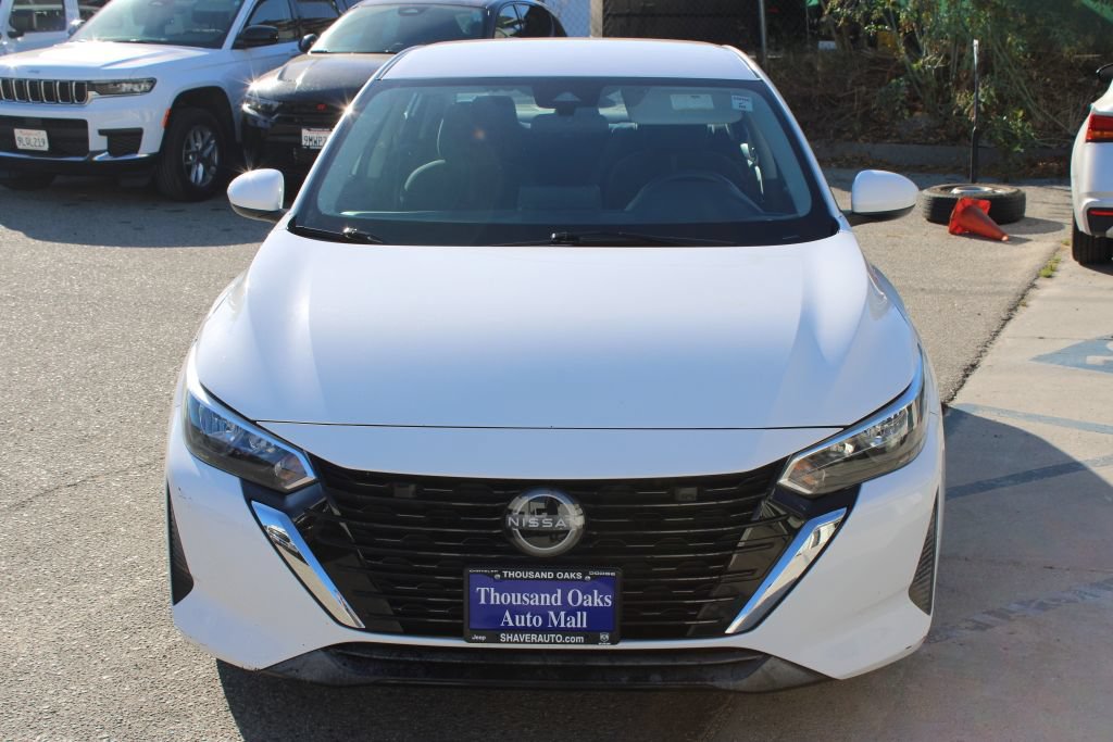 Used 2024 Nissan Sentra SV FWD image 2