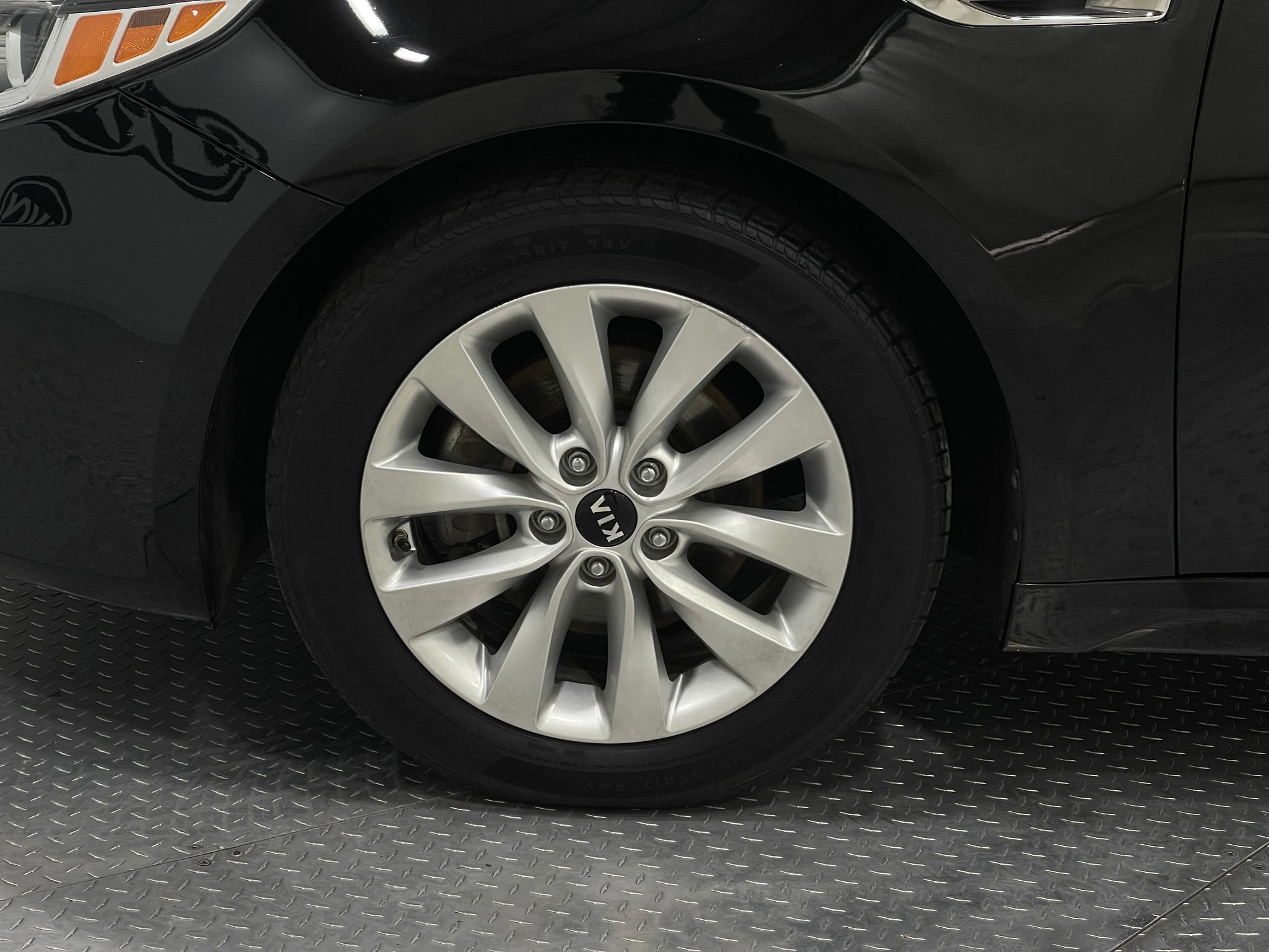 Used 2018 Kia Optima LX w/ 17" Alloy Wheels Package image 32