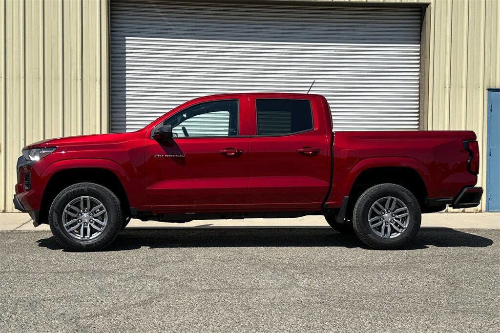 New 2025 Chevrolet Colorado LT w/ Advanced Trailering Package image 3