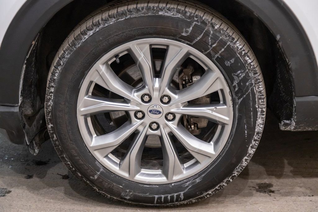 Used 2021 Ford Explorer XLT w/ Equipment Group 202A image 7