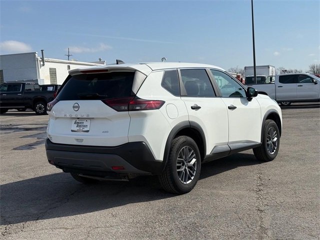 Used 2023 Nissan Rogue S image 3