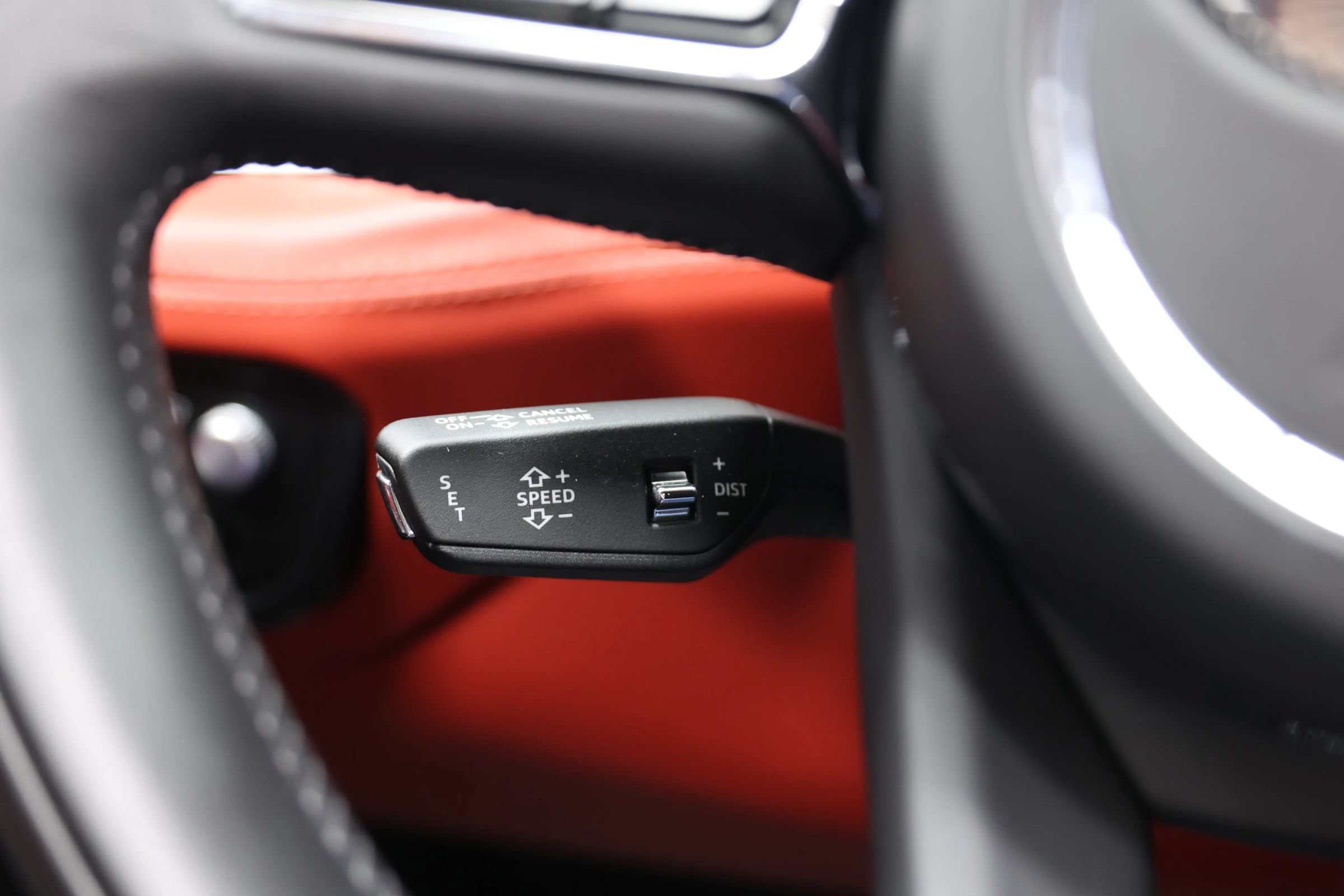 Used 2022 Bentley Bentayga AWD/4WD image 32