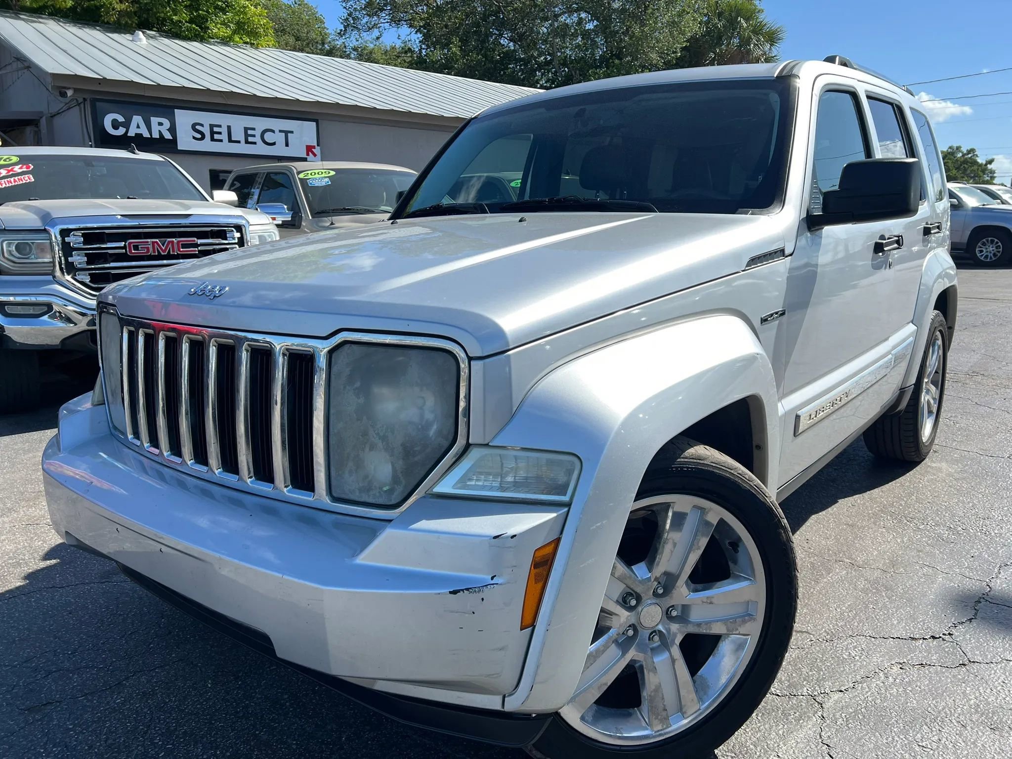 Used 2012 Jeep Liberty Limited Jet w/ Comfort/Convenience Group image 1