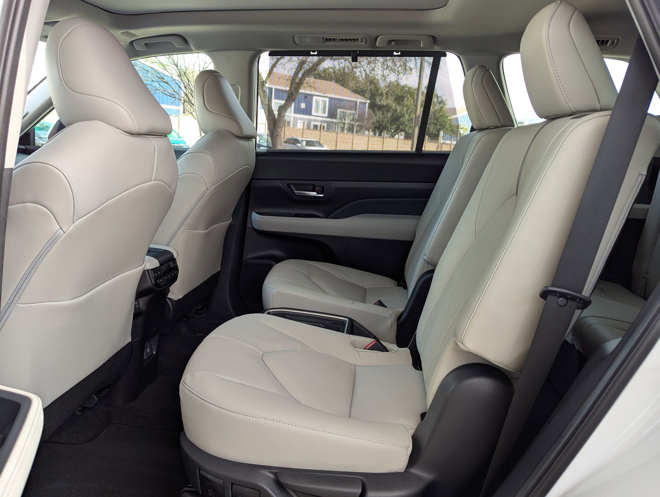 Used 2026 Toyota Grand Highlander Platinum image 15