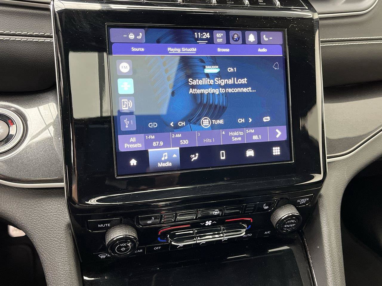 Used 2022 Jeep Grand Cherokee L Laredo AWD/4WD image 18