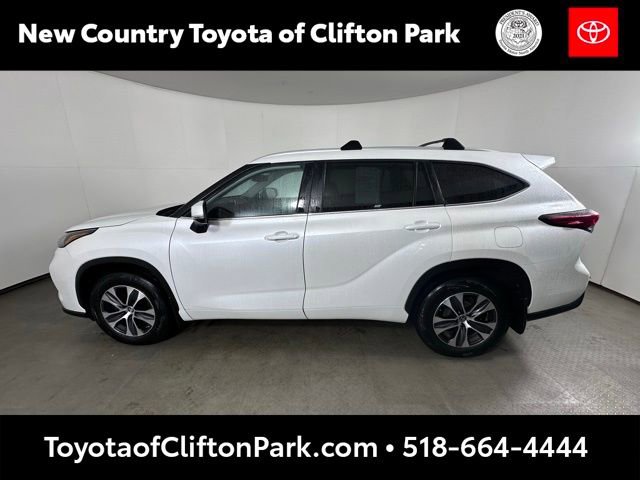 Used 2023 Toyota Highlander XLE image 6