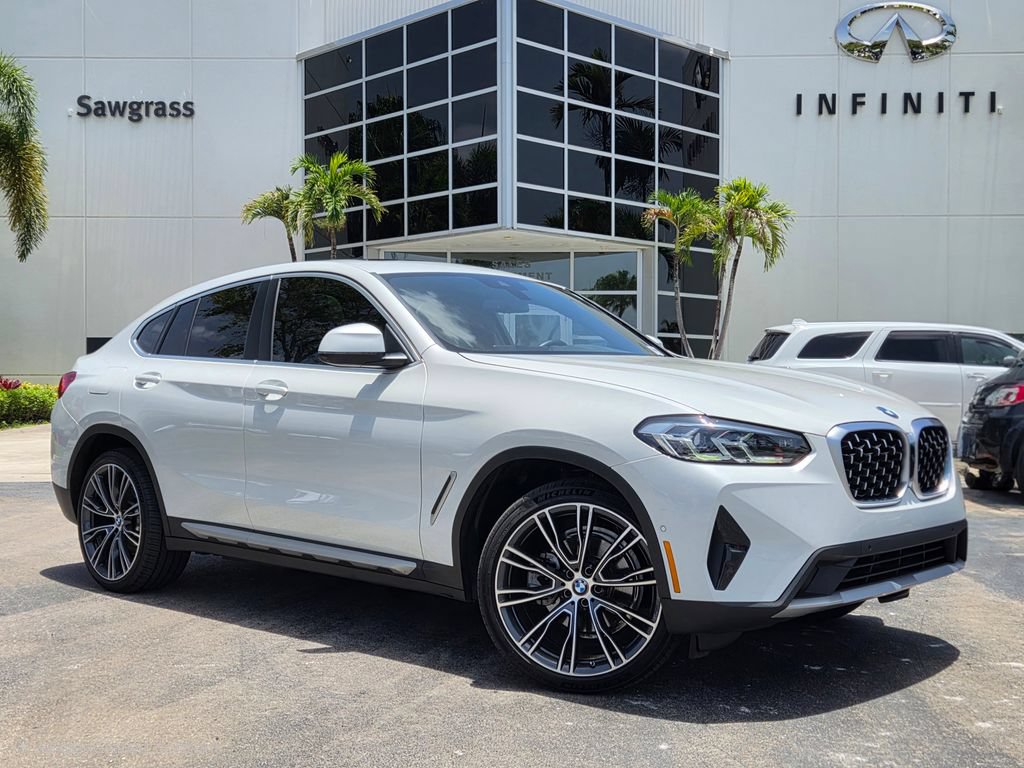 Used 2025 BMW X4 xDrive30i w/ Premium Package AWD/4WD image 1