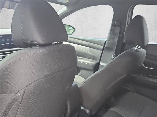 Used 2025 Hyundai Santa Cruz SE FWD image 17