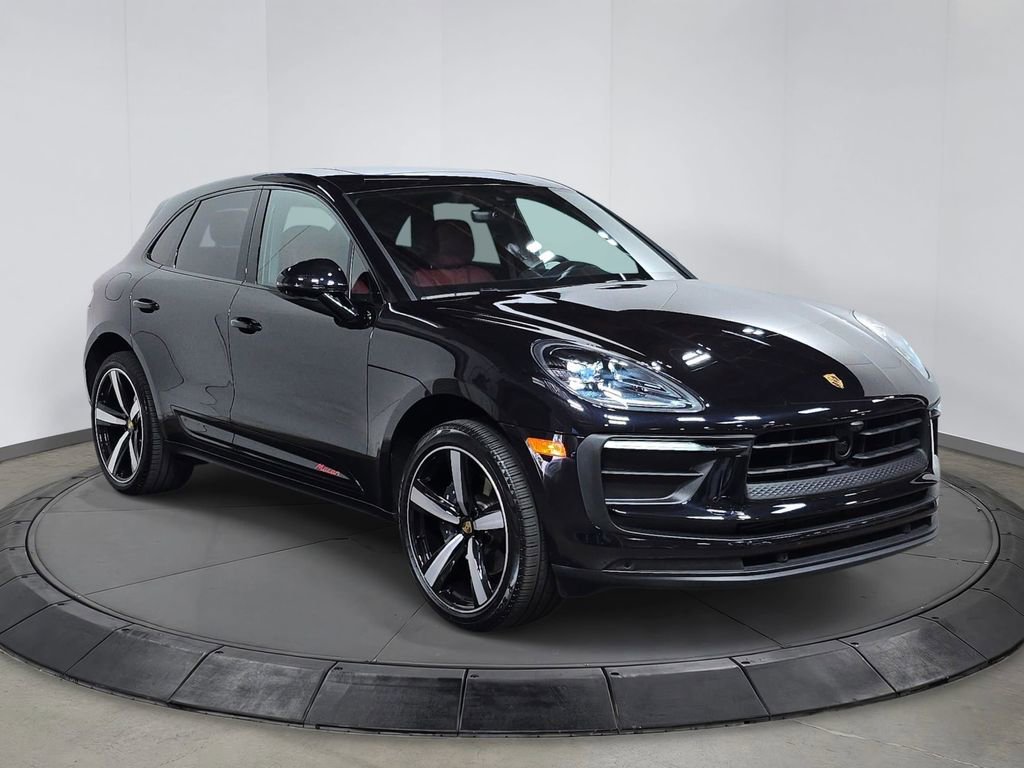 Used 2025 Porsche Macan image 9