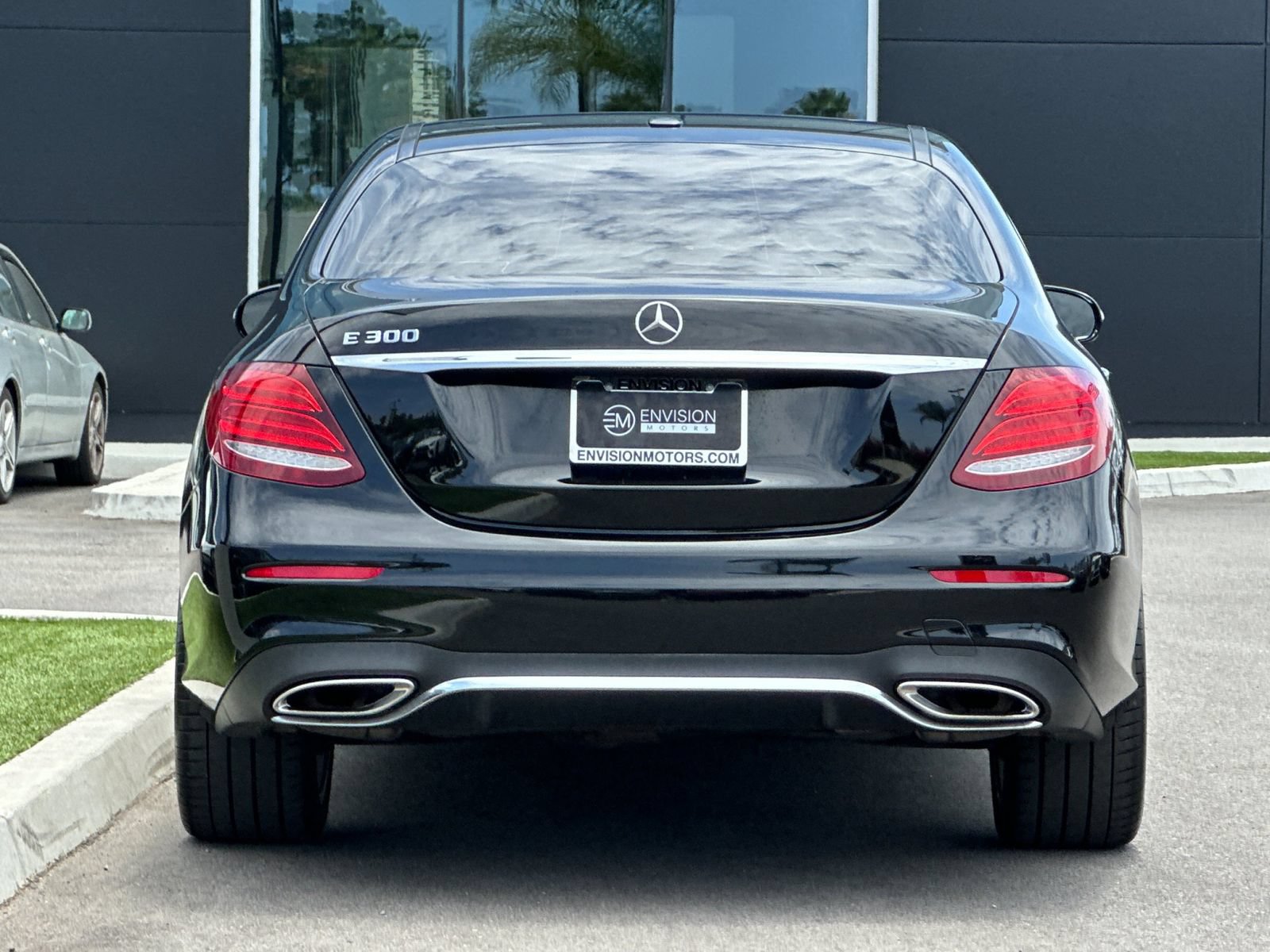 Used 2019 Mercedes-Benz E 300 image 4