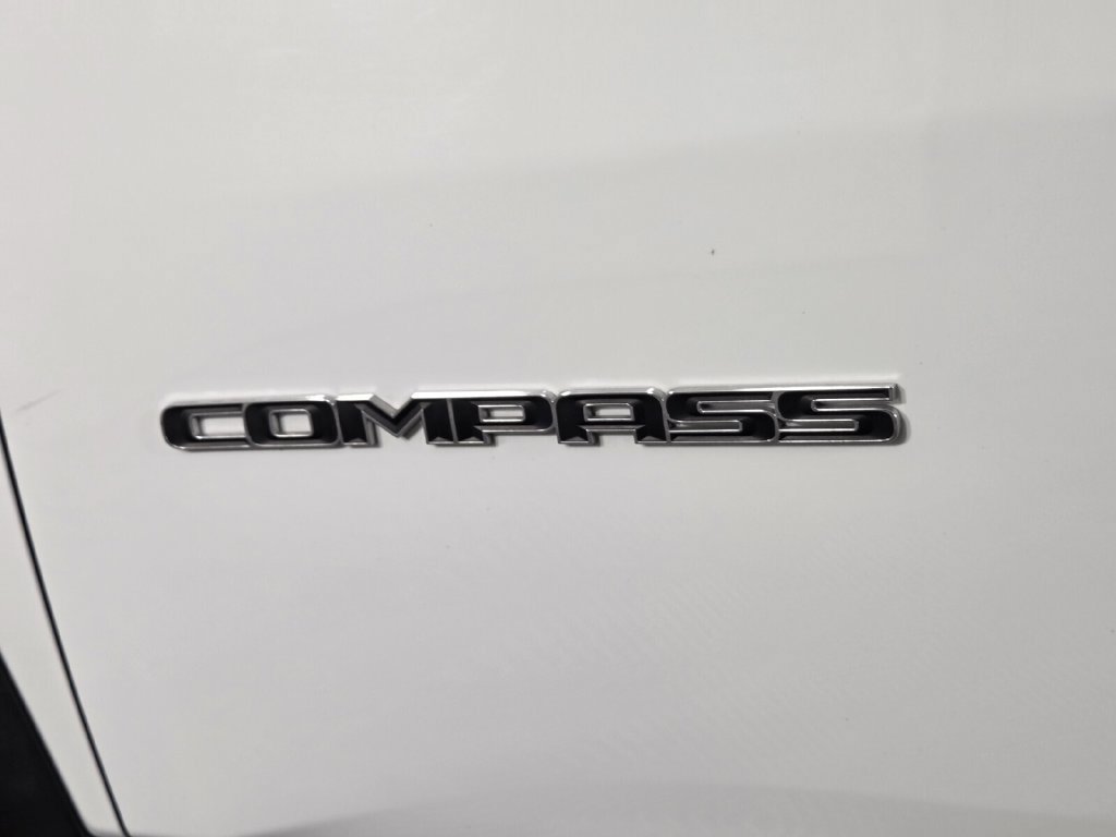 Used 2022 Jeep Compass Latitude AWD/4WD image 12