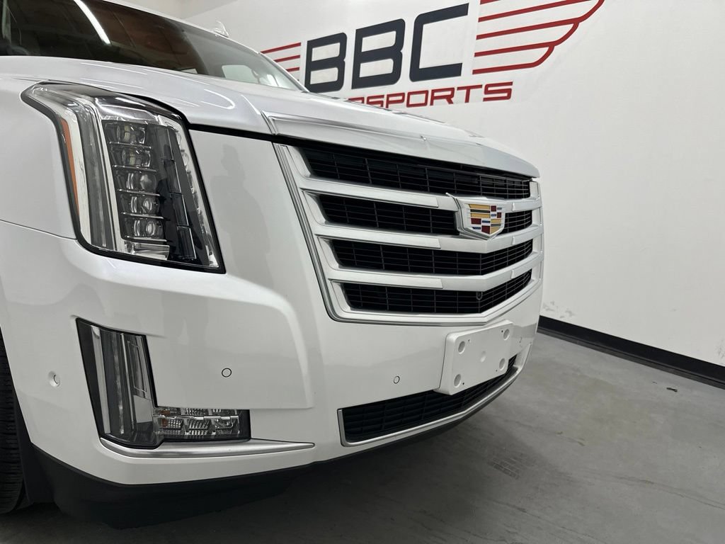 Used 2019 Cadillac Escalade Luxury AWD/4WD video 2