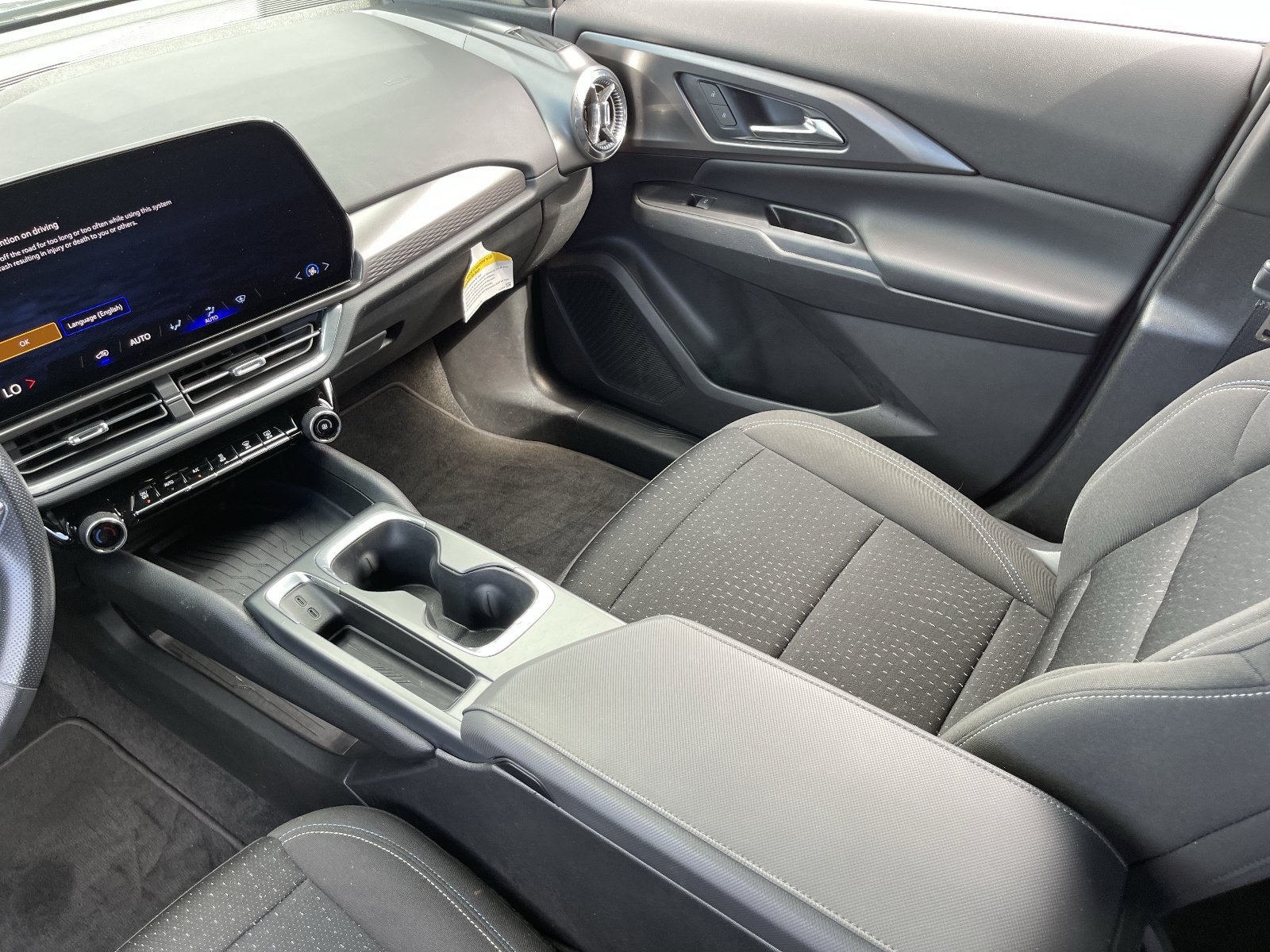 Used 2025 Chevrolet Equinox EV LT FWD image 17