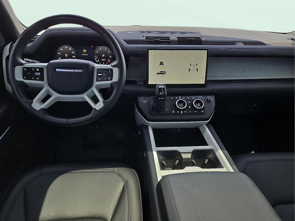 Used 2025 Land Rover Defender 110 S AWD/4WD image 9