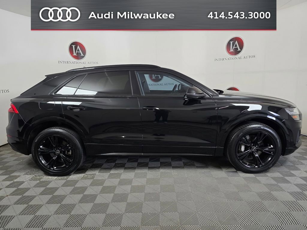 Used 2023 Audi Q8 Premium w/ Convenience Package AWD/4WD image 3