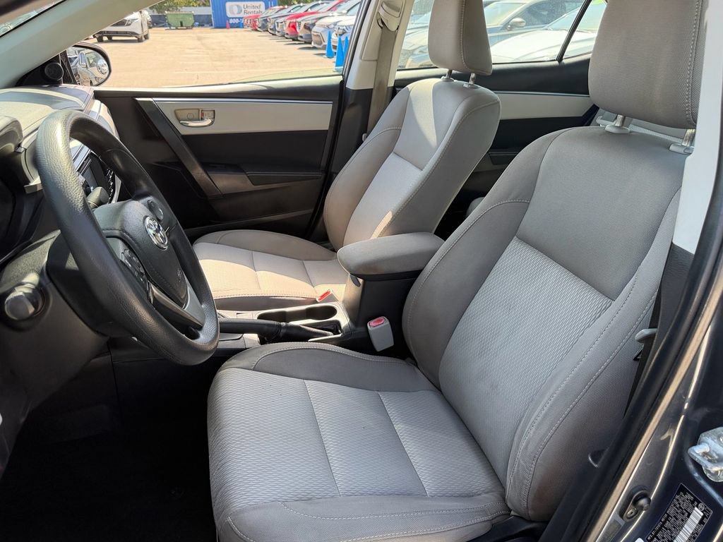 Used 2015 Toyota Corolla LE FWD image 10