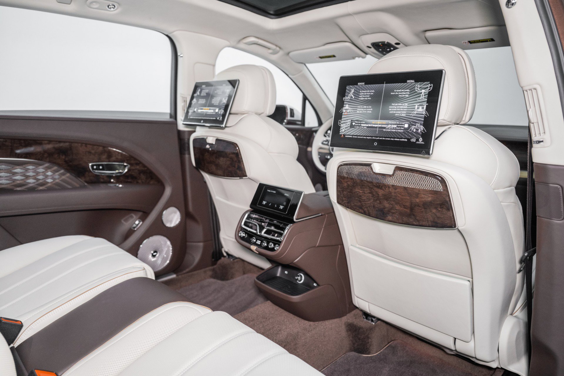 New 2025 Bentley Bentayga Extended Wheelbase image 26