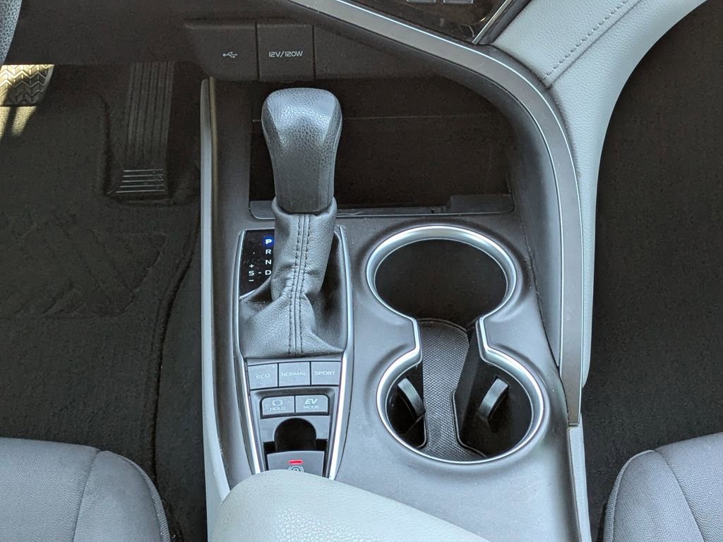 Used 2022 Toyota Camry LE image 18