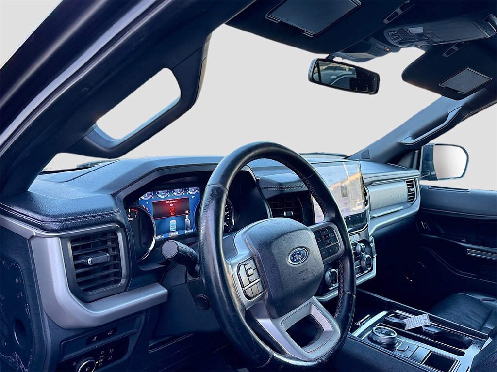 Used 2023 Ford Expedition Limited image 9