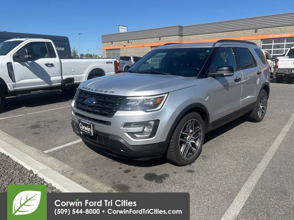 Used 2017 Ford Explorer Sport w/ Equipment Group 401A AWD/4WD image 4