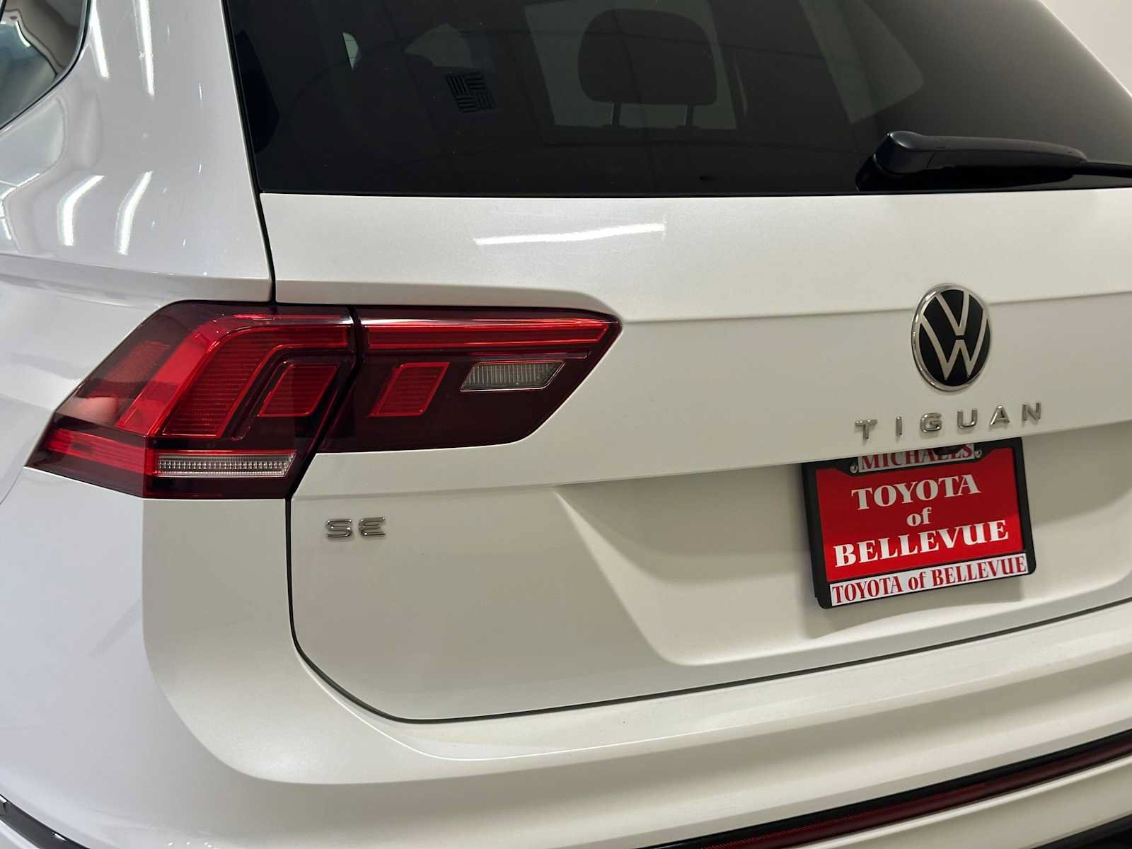 Used 2022 Volkswagen Tiguan SE R-Line AWD/4WD image 7