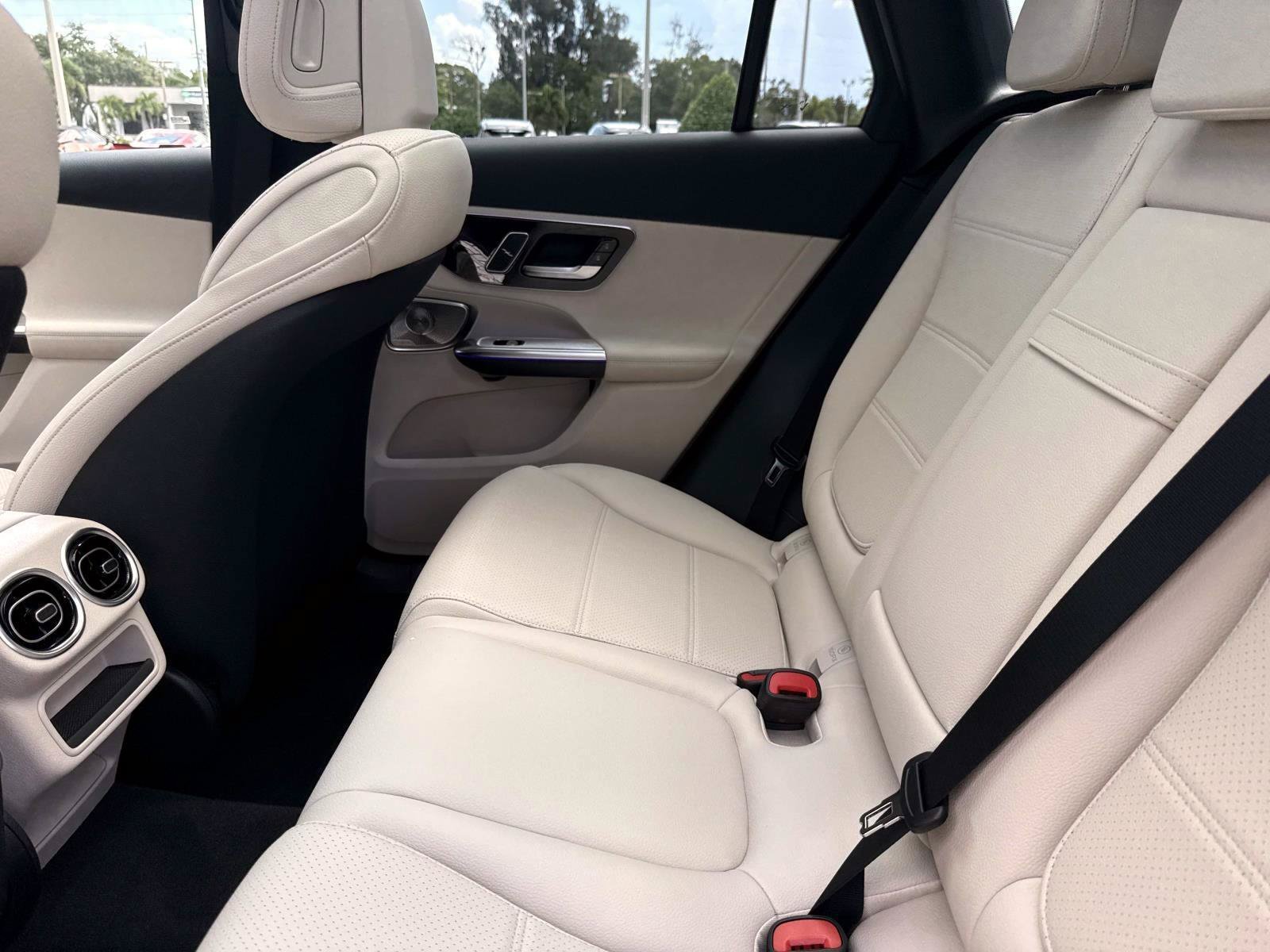 New 2027 Mercedes-Benz GLC 300 image 14
