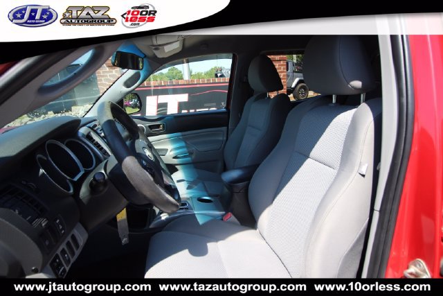 Used 2014 Toyota Tacoma PreRunner w/ TRD Sport Package RWD image 10