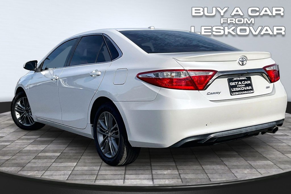 Used 2017 Toyota Camry SE FWD image 2