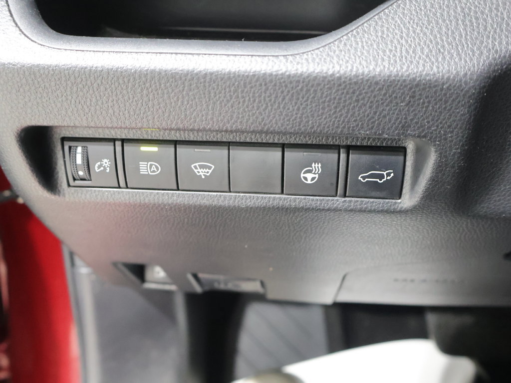 Used 2021 Toyota RAV4 XLE Premium AWD/4WD image 33