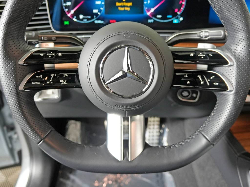 Used 2025 Mercedes-Benz GLS 450 4MATIC w/ AMG Line Exterior image 17