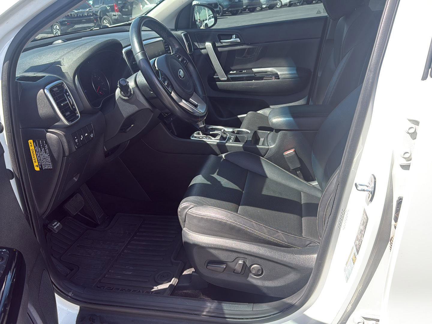 Used 2022 Kia Sportage EX image 16