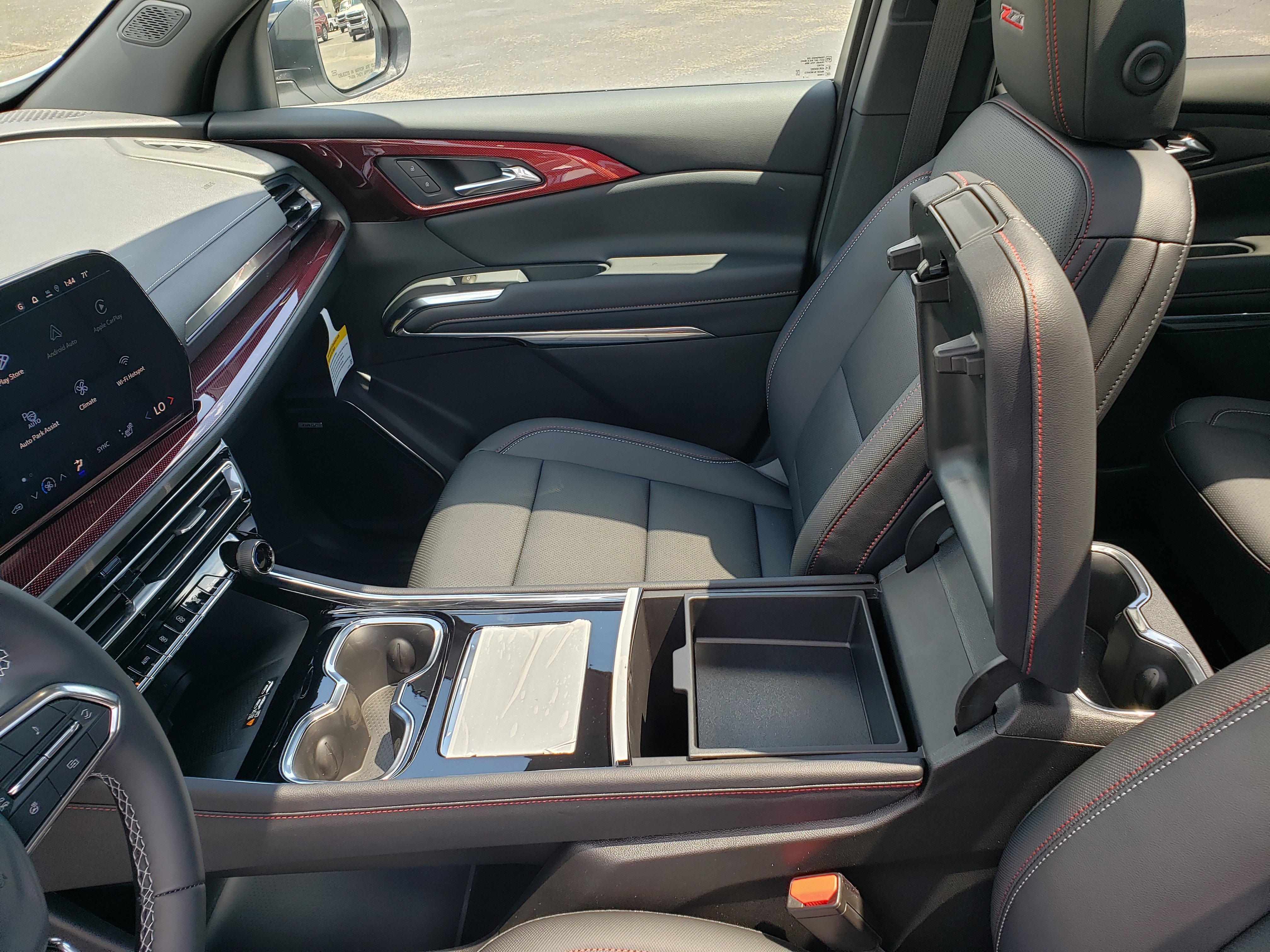New 2026 Chevrolet Traverse Z71 w/ Enhanced Driving Package AWD/4WD image 27