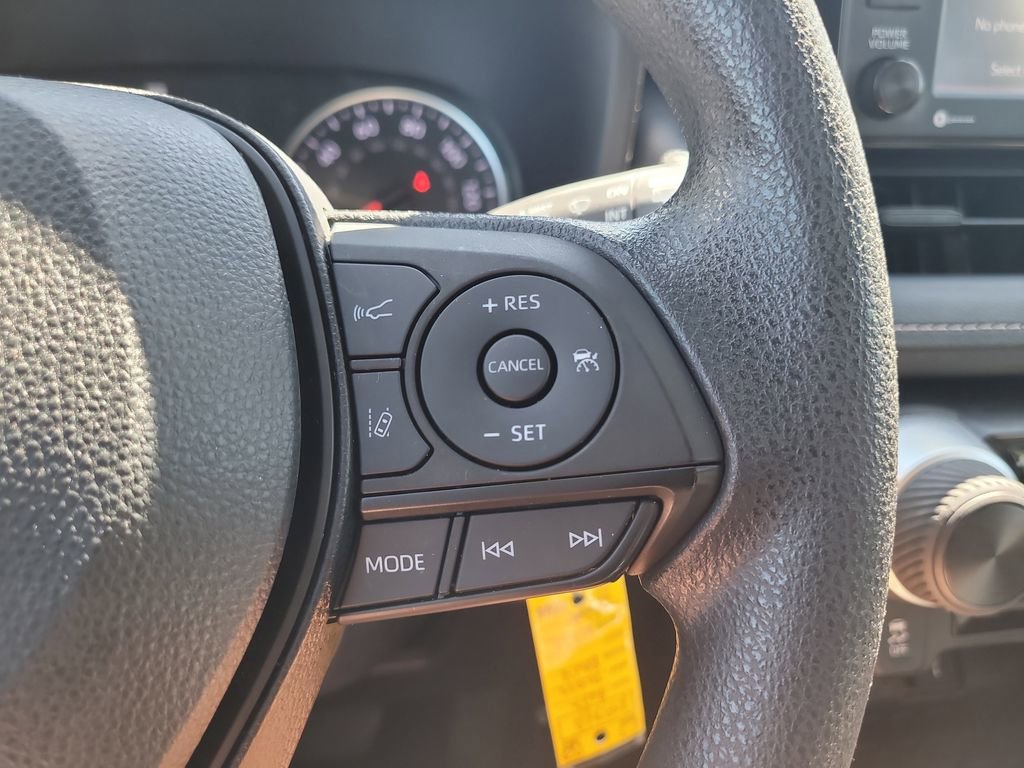 Used 2022 Toyota RAV4 LE image 26